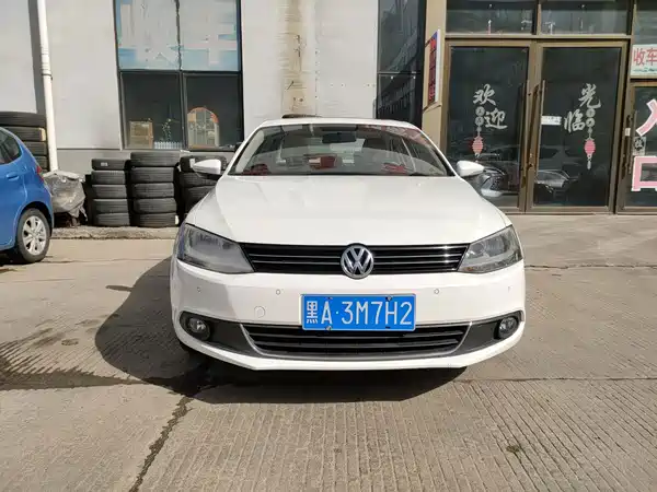 Volkswagen Sagitar 2014