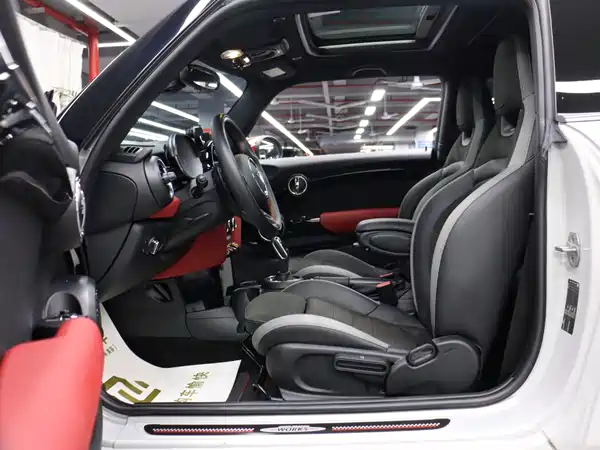 MINI JCW 2021