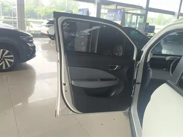 Leapmotor T03 2025