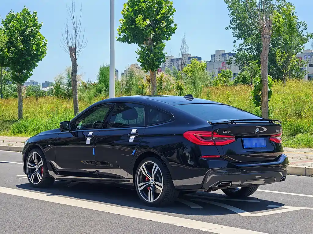 BMW 6 Series GT 2023 — фото 33