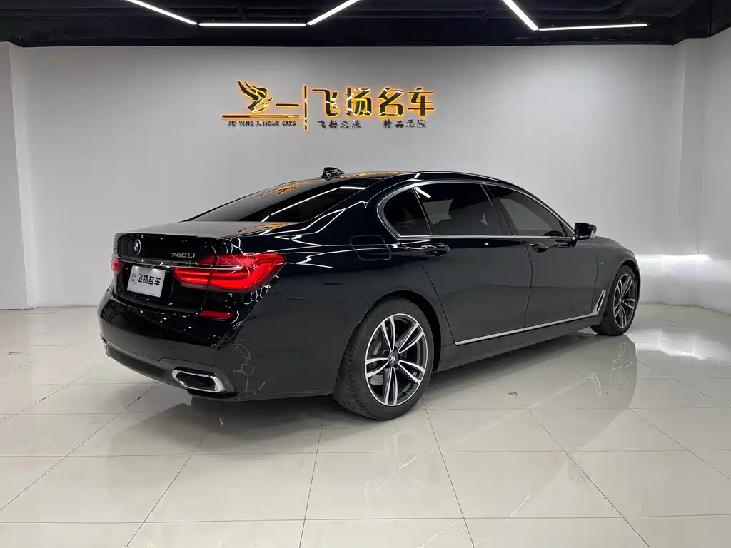 BMW 7 Series 2018 — фото 17