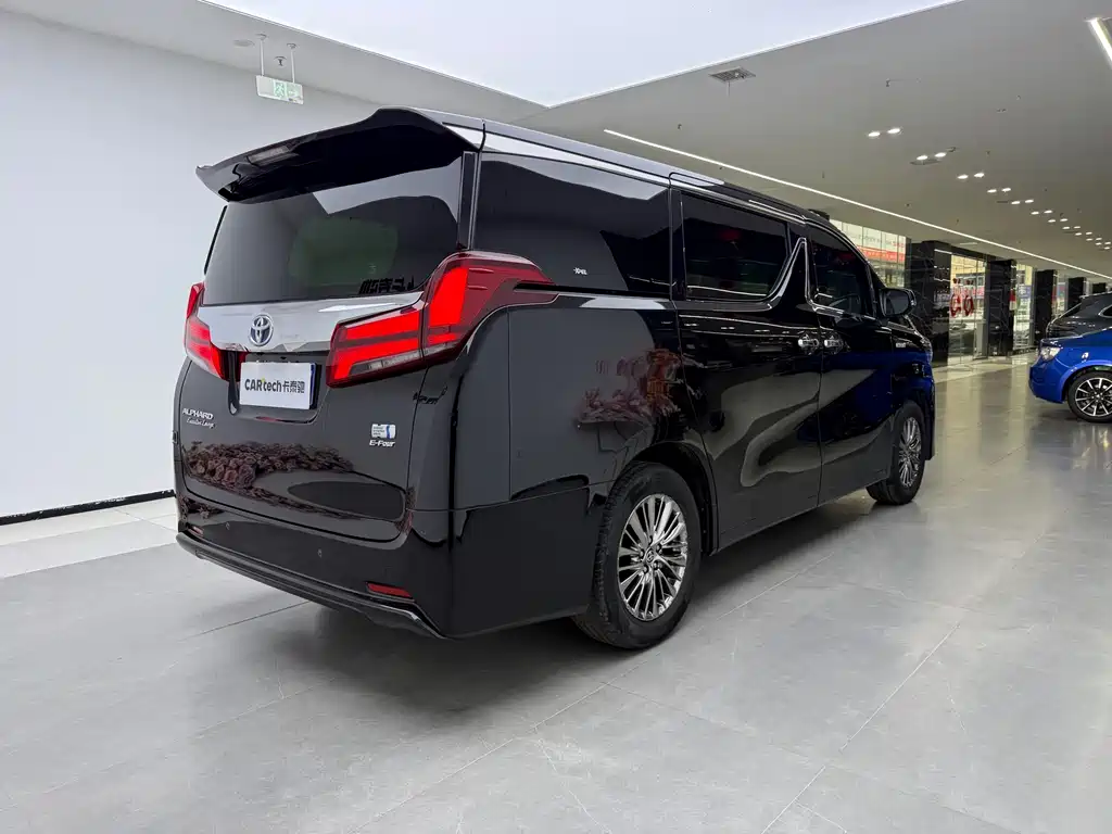 Toyota Alphard 2021 — фото 3