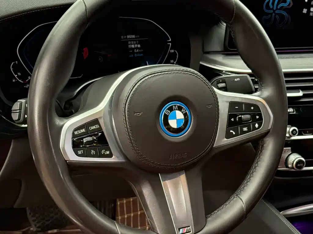 BMW 5 Series New Energy 2022 — фото 3
