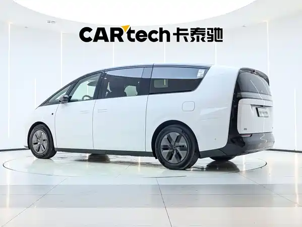Li Auto MEGA 2025