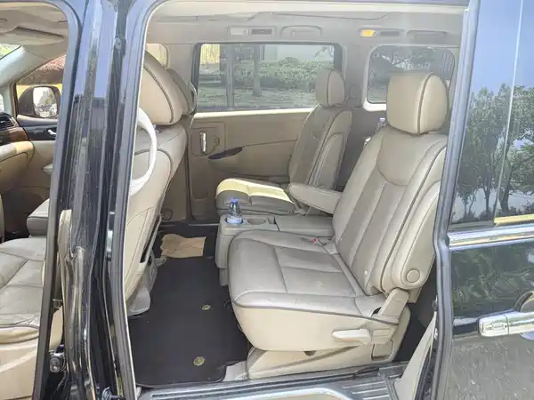 Nissan Quest 2015