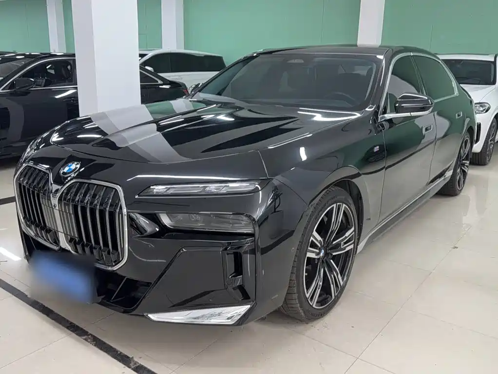 BMW 7 Series 2023 — фото 1