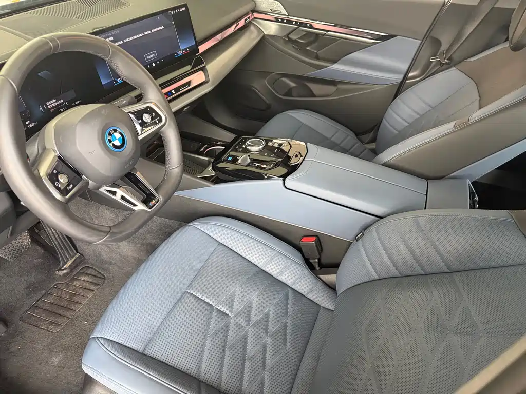 BMW i5 2025 — фото 3