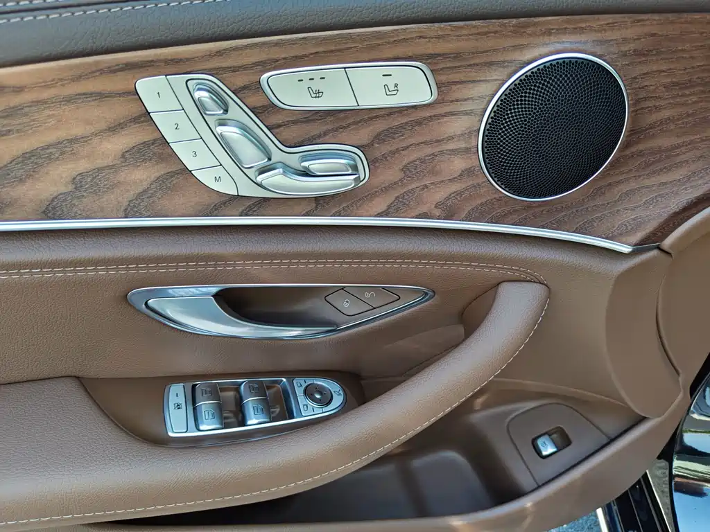 Mercedes-Benz E-Class 2023 — фото 21