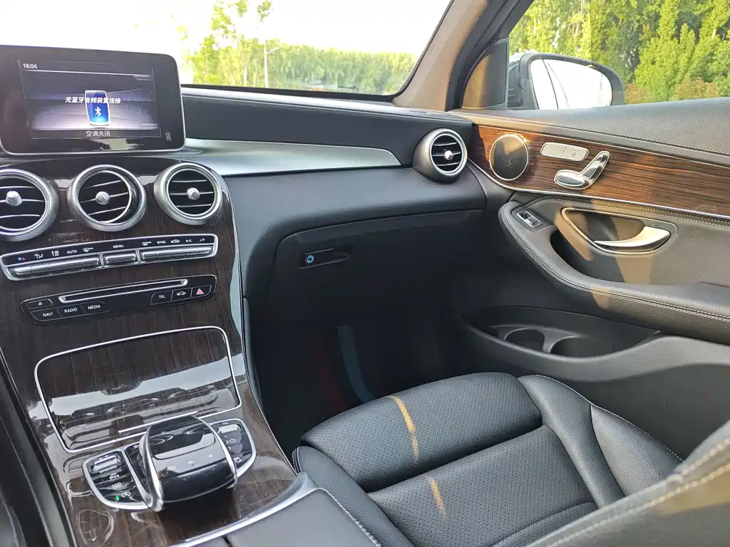 Mercedes-Benz GLC 2018 — фото 14