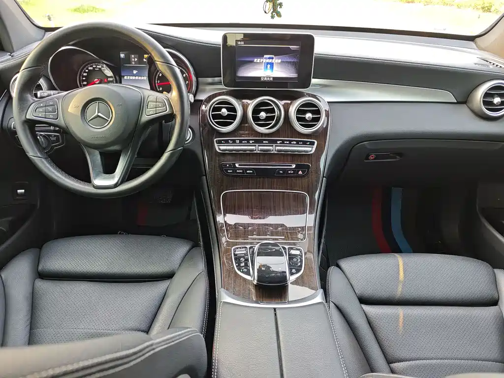 Mercedes-Benz GLC 2018 — фото 13