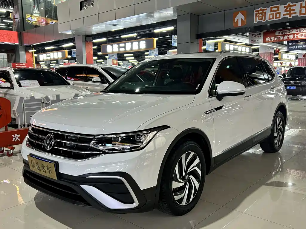 Volkswagen Tiguan L 2024 — фото 1