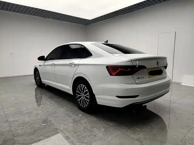 Volkswagen Sagitar 2021