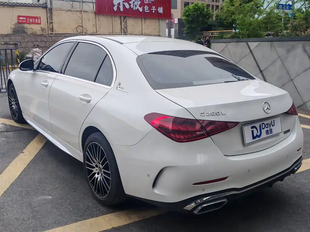Mercedes-Benz C-Class 2024