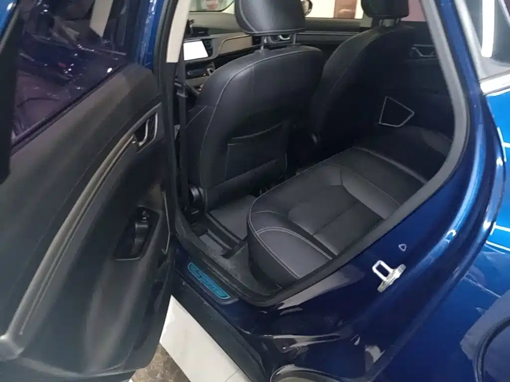 Geely Emgrand GS 2019 — фото 17