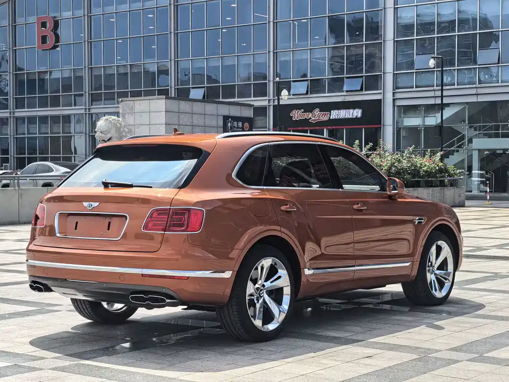 Bentley Bentayga 2020 — фото 3