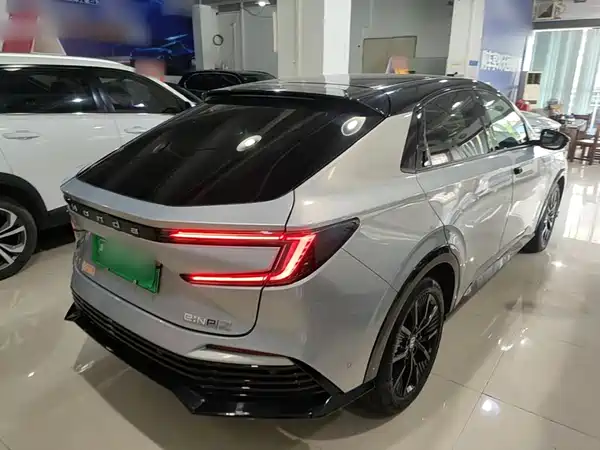 Honda e:NP2 2025