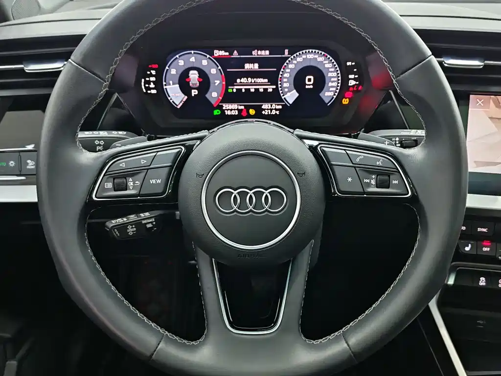 Audi A3 2023 — фото 12