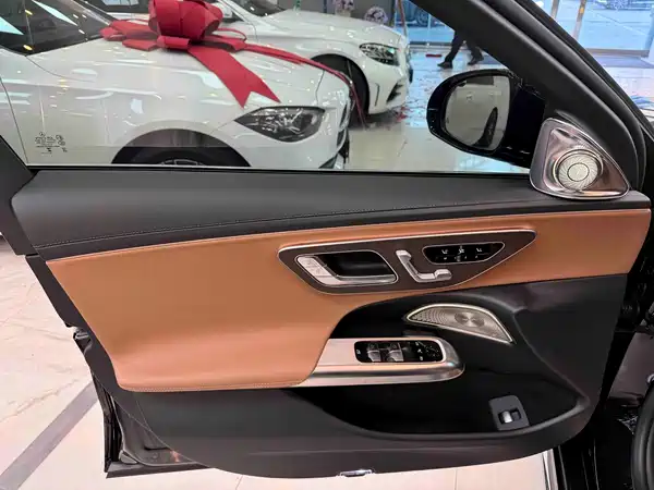 Mercedes-Benz E-Class 2025