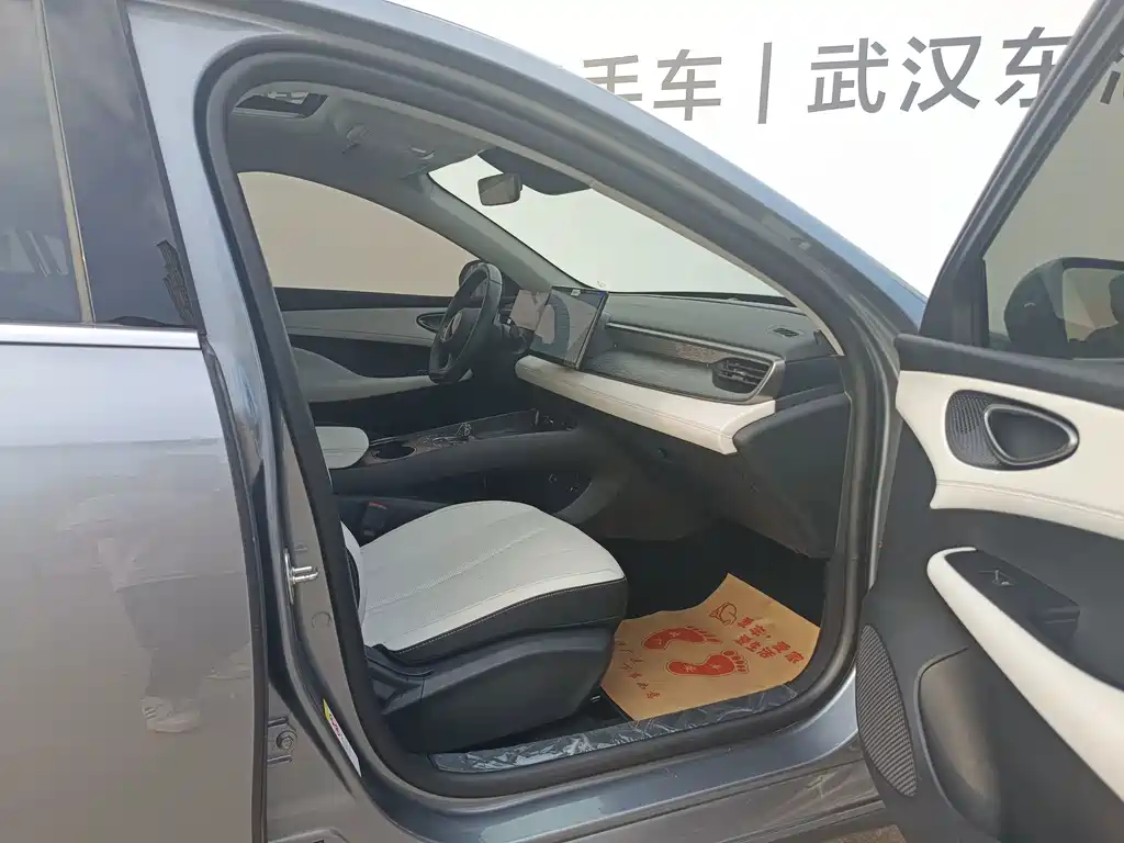 BYD Seal 05 DM-i 2025 — фото 15