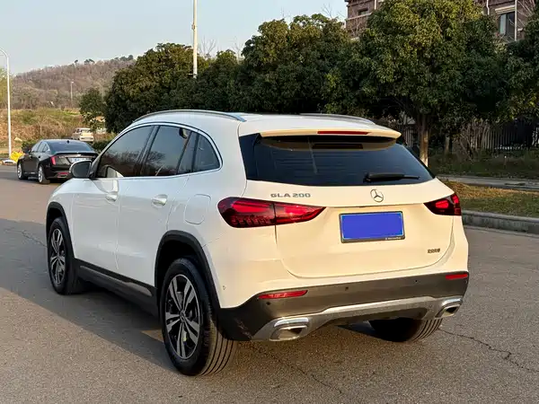 Mercedes-Benz GLA 2024