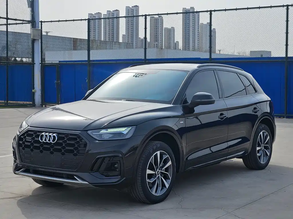 Audi Q5L 2023 — фото 1