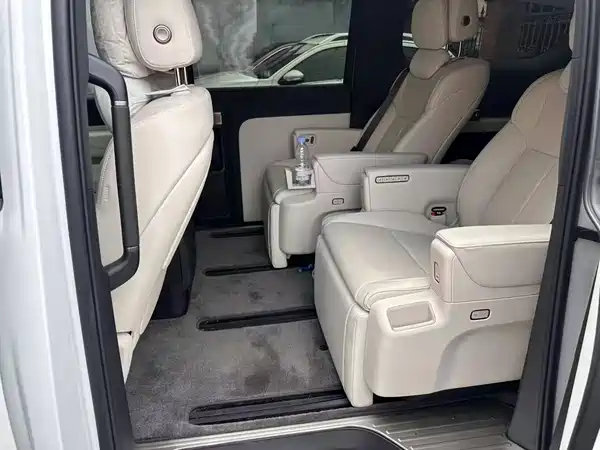 Li Auto MEGA 2025