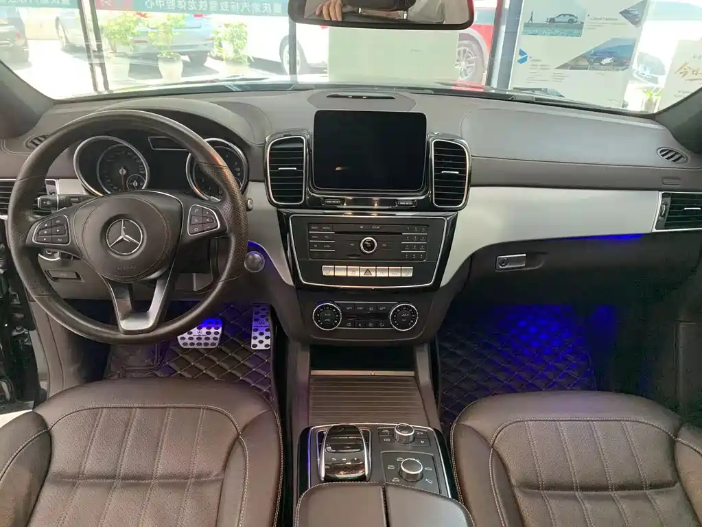 Mercedes-Benz GLS 2017 — фото 3