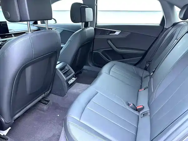 Audi A4L 2023