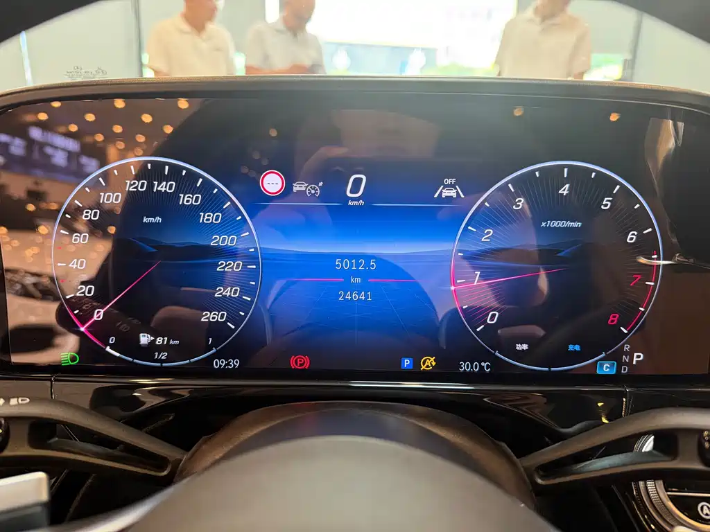 Mercedes-Benz E-Class 2025 — фото 17