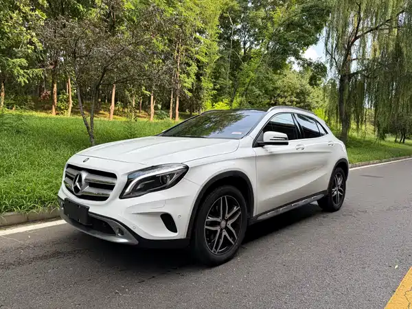 Mercedes-Benz GLA 2015