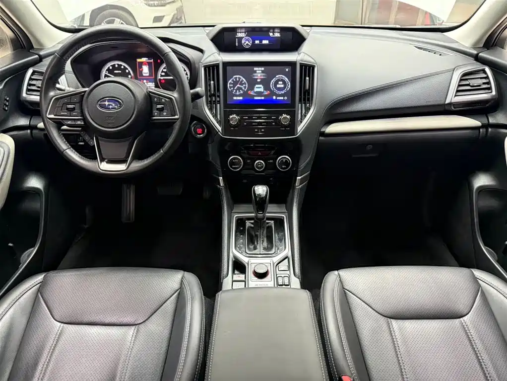 Subaru Forester 2022 — фото 18