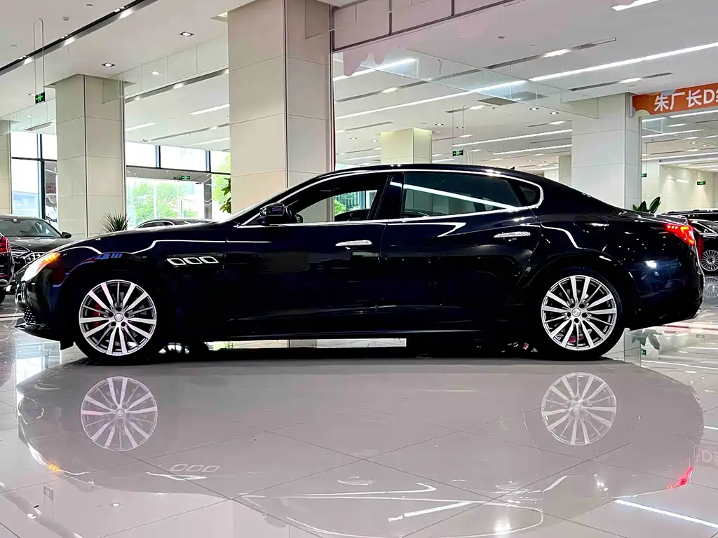 Maserati Quattroporte 2017 — фото 3