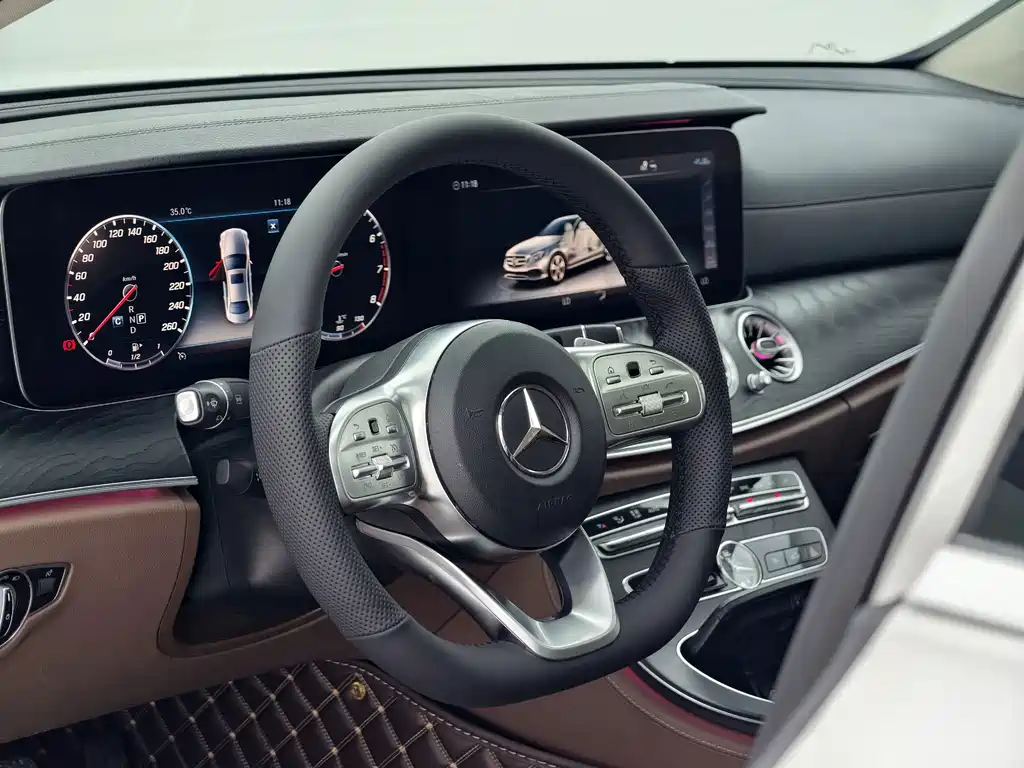 Mercedes-Benz E-Class 2018 — фото 9