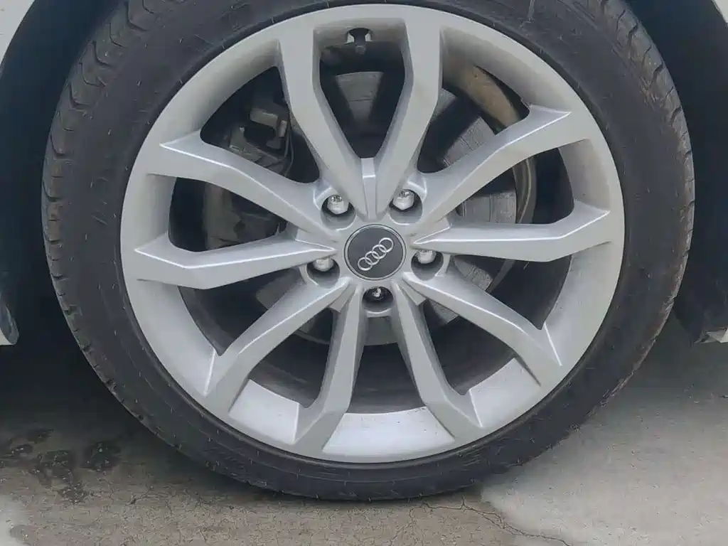 Audi A4L 2019