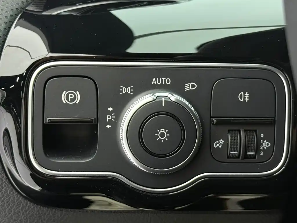 Mercedes-Benz A-Class 2023 — фото 19