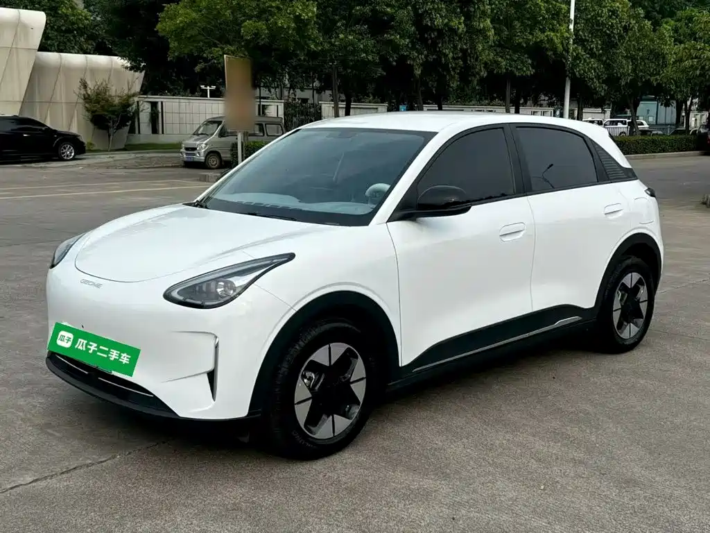 Geely Galaxy Starwish 2025 — фото 1