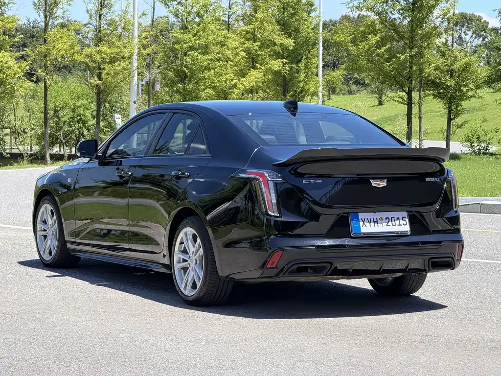Cadillac CT4 2022 — фото 16