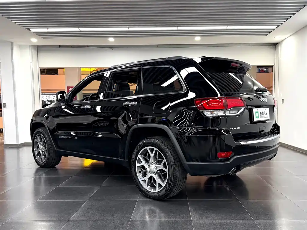 Jeep Grand Cherokee 2021 — фото 4