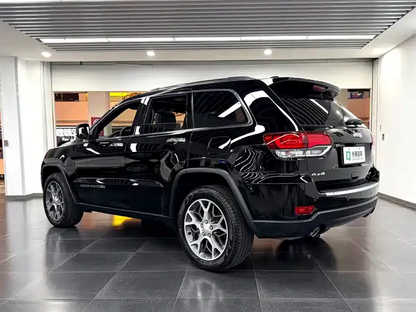 Jeep Grand Cherokee 2021