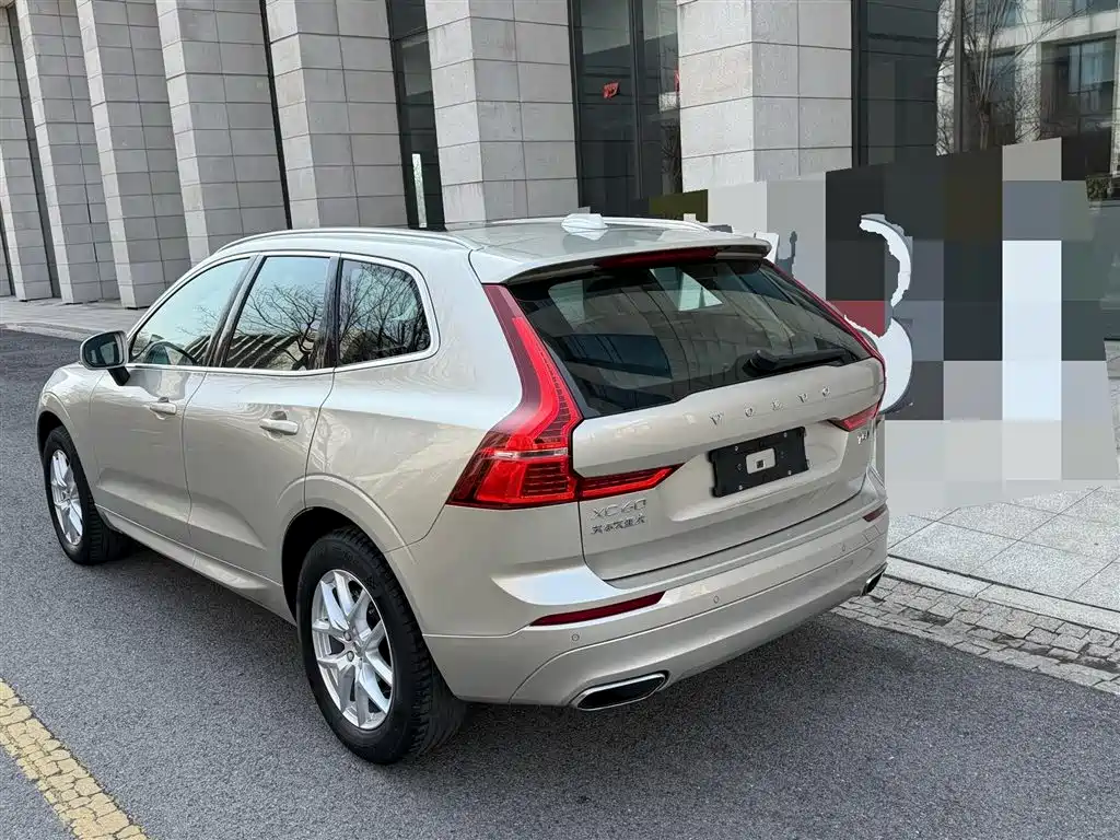 Volvo XC60 2019 — фото 4
