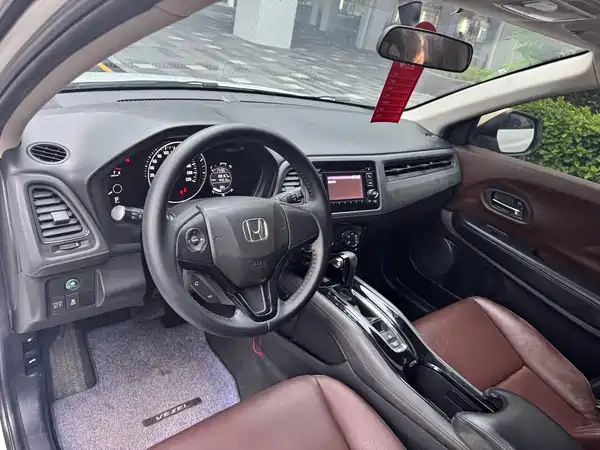 Honda Vezel 2016