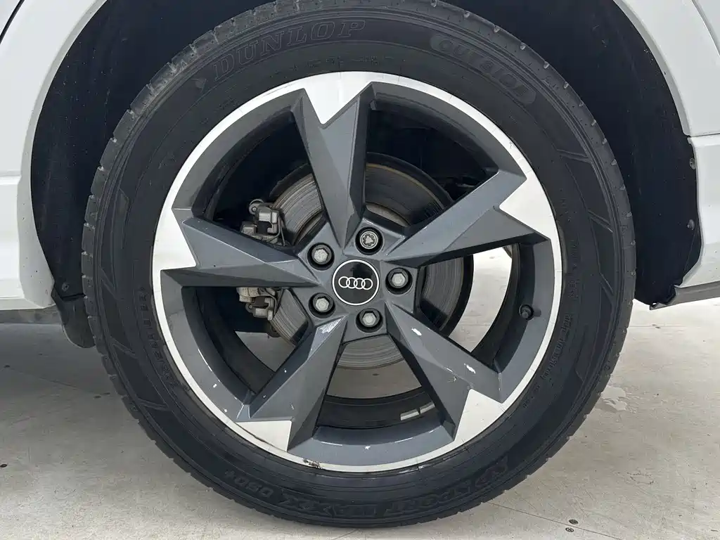 Audi Q3 2023 — фото 17