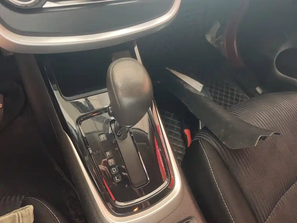 Nissan Tiida 2018 — фото 14