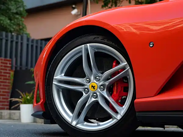 Ferrari 812 2021