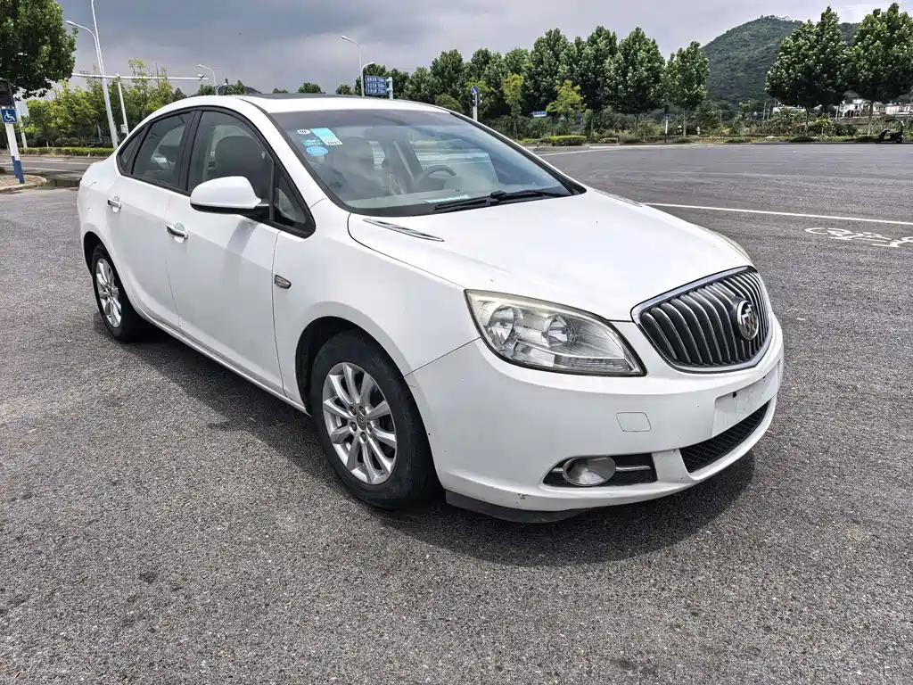 Buick Excelle 2015 — фото 4