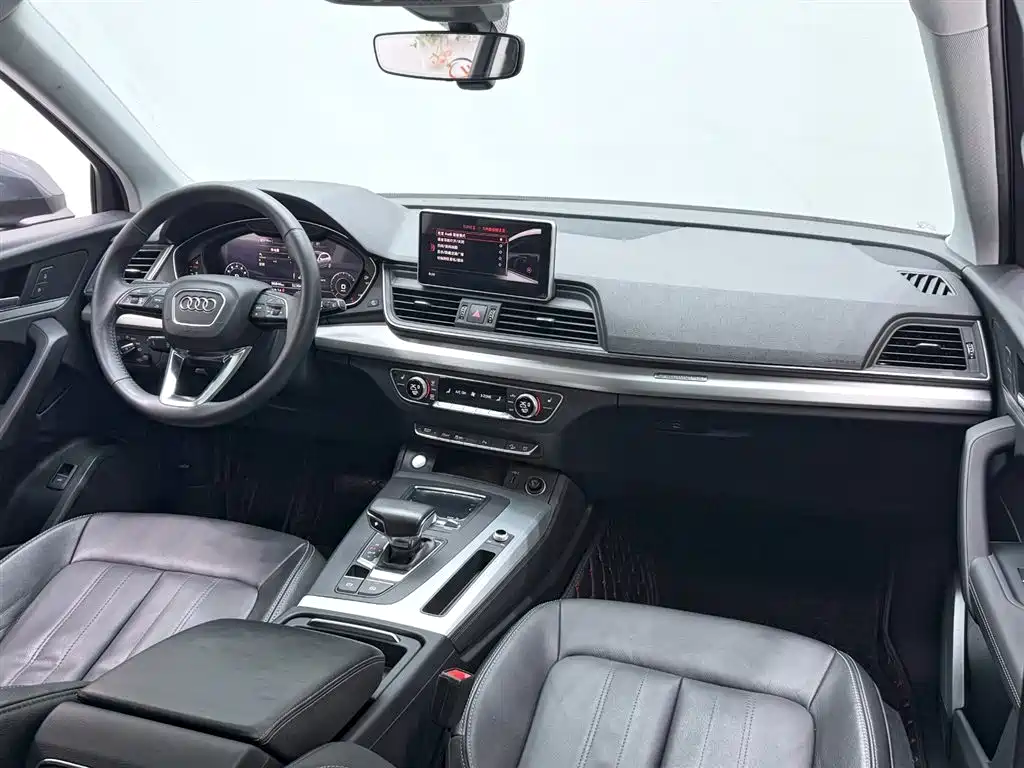 Audi Q5L 2020 — фото 12