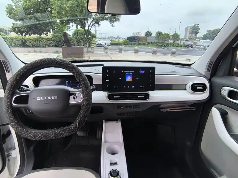 Geely Galaxy Panda 2025 — фото 13