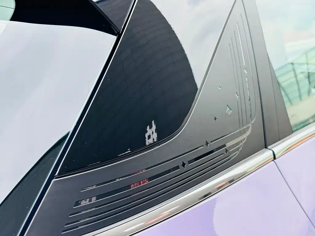 Geely Galaxy Starwish 2025 — фото 12