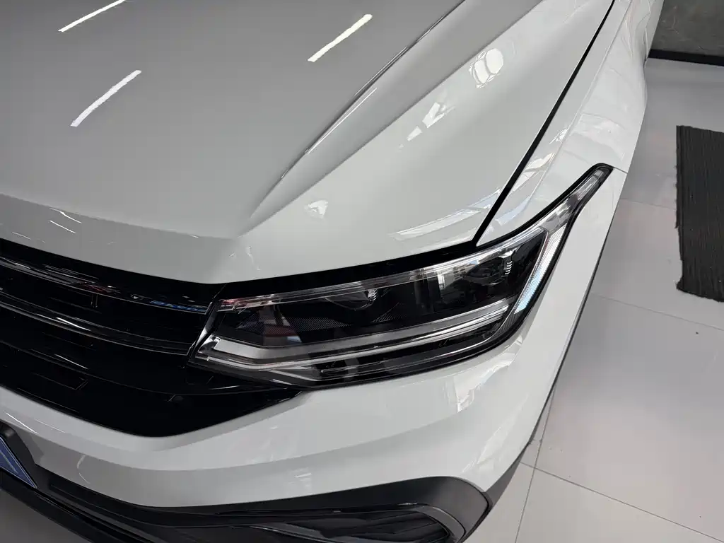 Volkswagen Tiguan L 2025