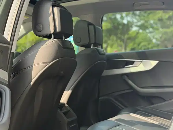 Audi A4L 2021